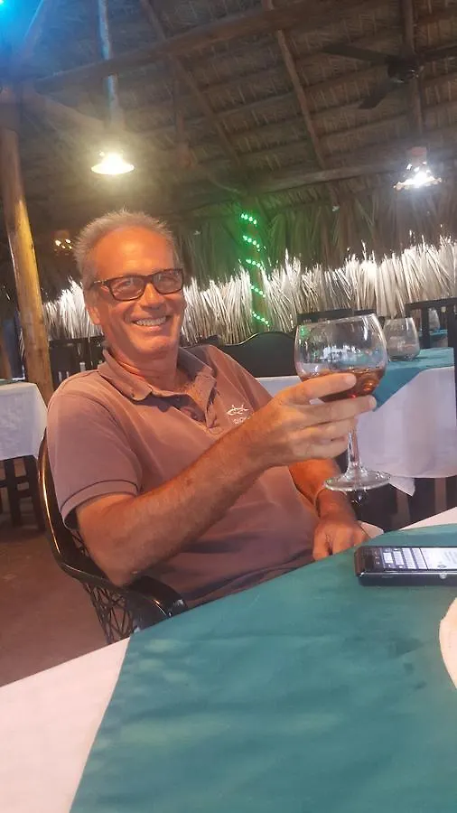 Hotel & Restaurante Espanol Luz De Luna Boca Chica Bed & Breakfast