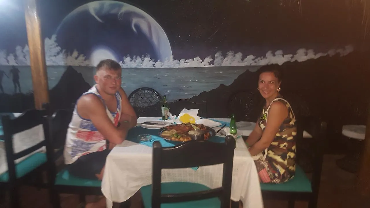 Hotel & Restaurante Espanol Luz De Luna Boca Chica