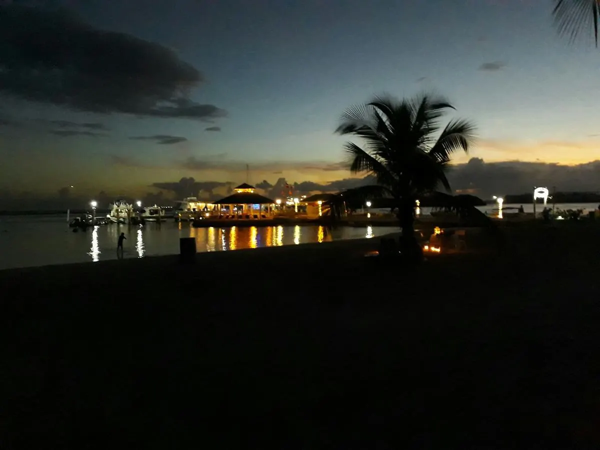Hotel & Restaurante Espanol Luz De Luna Boca Chica Bed & Breakfast