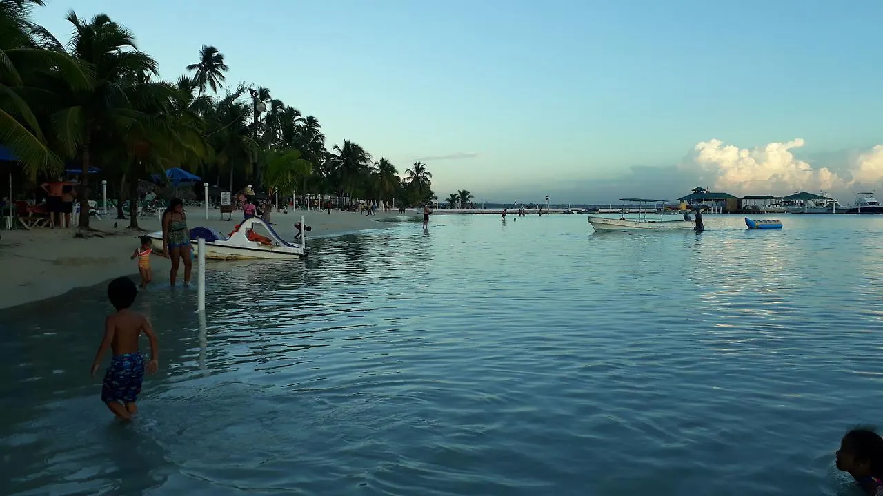 Hotel & Restaurante Espanol Luz De Luna Boca Chica Bed & Breakfast