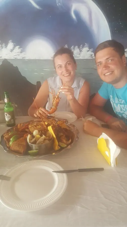 Hotel & Restaurante Espanol Luz De Luna Boca Chica Bed & Breakfast